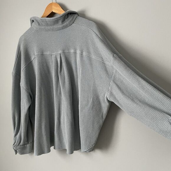 Pink Lily Women's Blue Cropped Waffle Button Up Top Relaxed Fit Women's Size XL - Picture 6 of 8